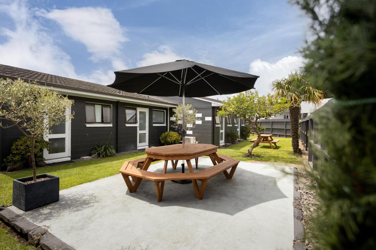 Cobblestone Court Motel - Wenzel Motels Tauranga Buitenkant foto